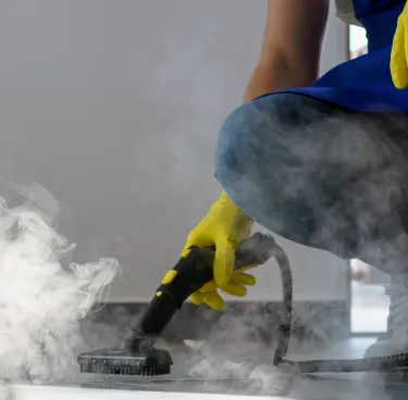 Nett Services, nettoyage de vitre à Quimper Nettoyage du sol avec un appareil à vapeur